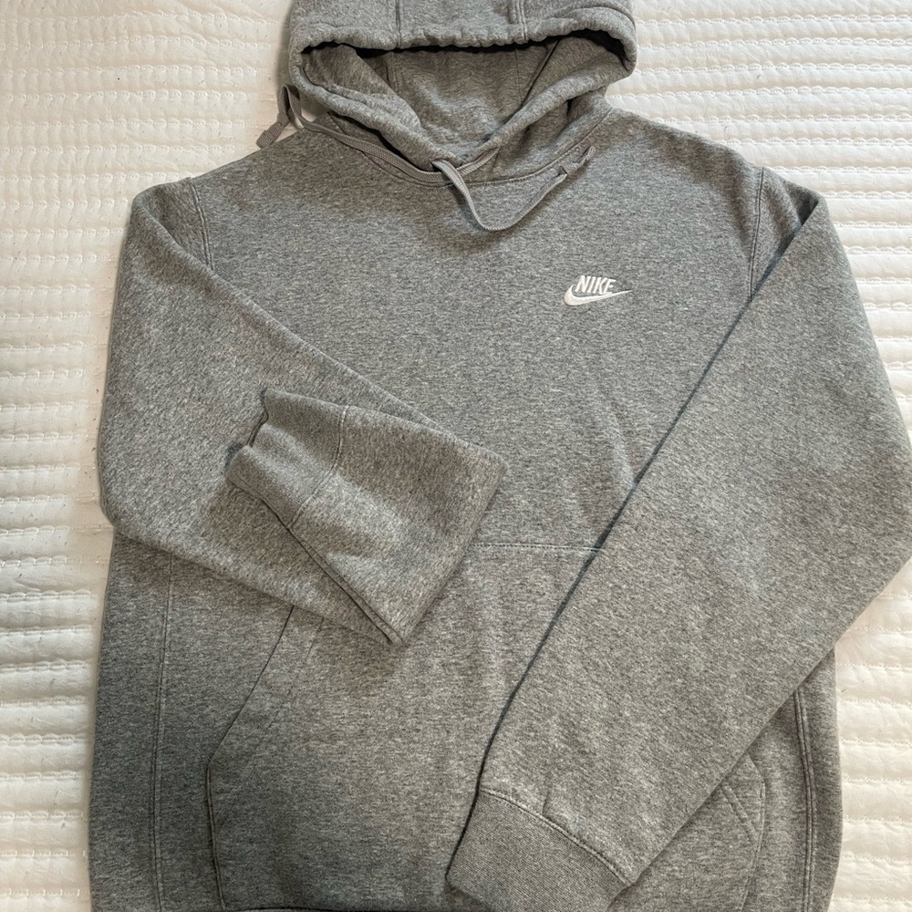 Nike Men's Heather Gray Pullover Hoodie